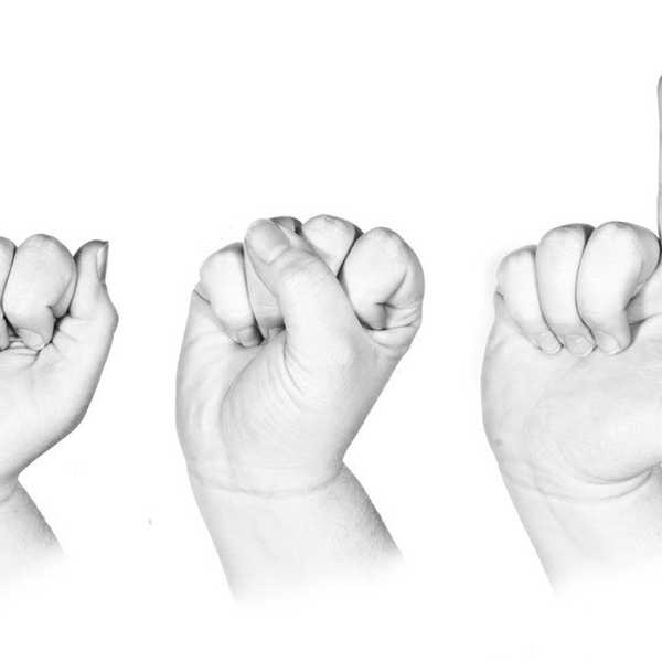 5 Reasons Why Everyone Should Learn Sign Language
