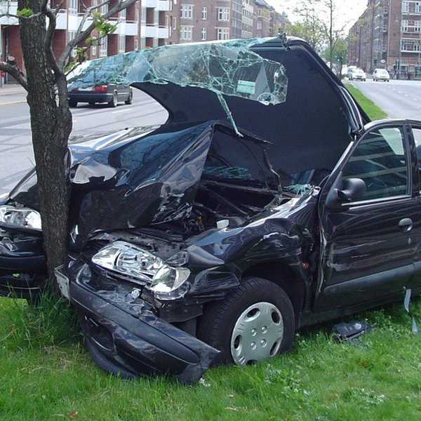 Ways To Stay Safe While Driving