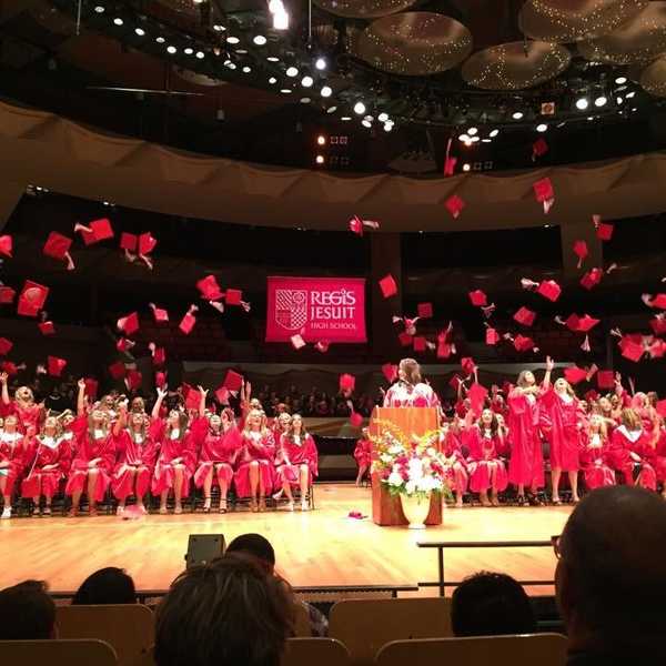 11 Things I Wish I'd Done Differently During My Senior Year Of High School