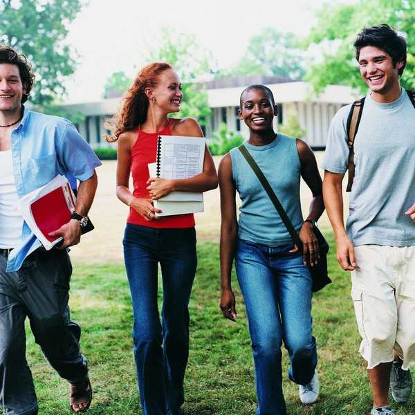 8 Helpful Tips To Surviving Your College Years