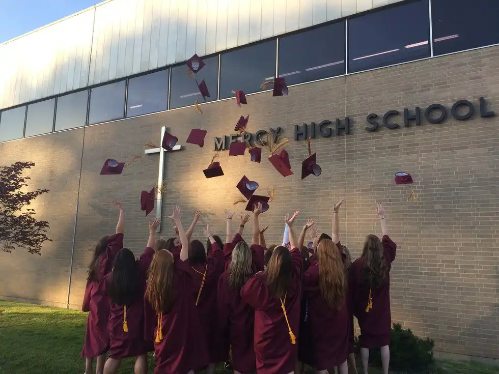 23 Truths About Going To An All-Girls High School