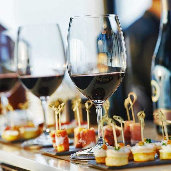 6 Wine Pairings to Spice Up Your Life