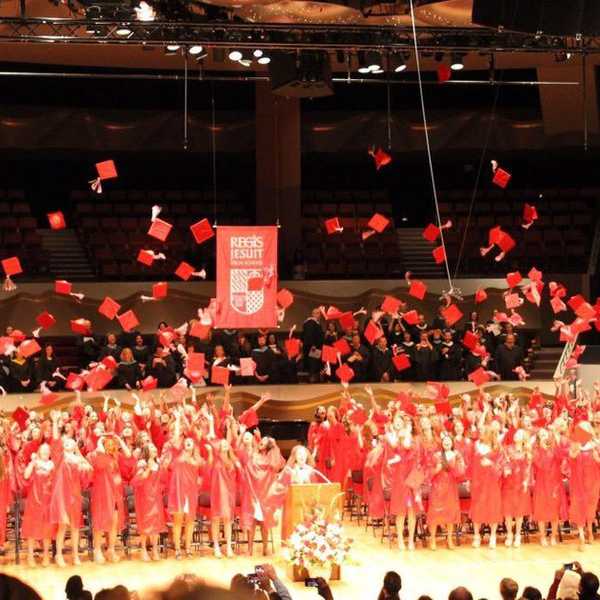 25 Signs You Went To An All-Girls Private School
