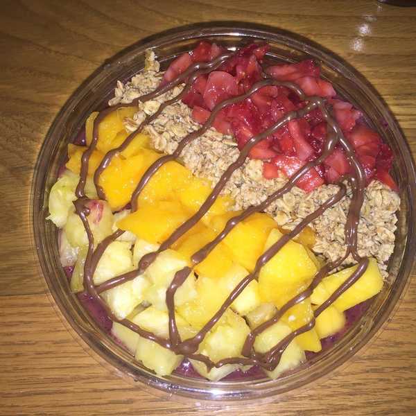 Why Açai Bowls Are The New Craze