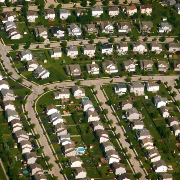 10 Signs You Grew Up In A Sheltered Suburban Town