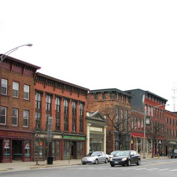 The Pros And Cons Of Going To College In Your Hometown