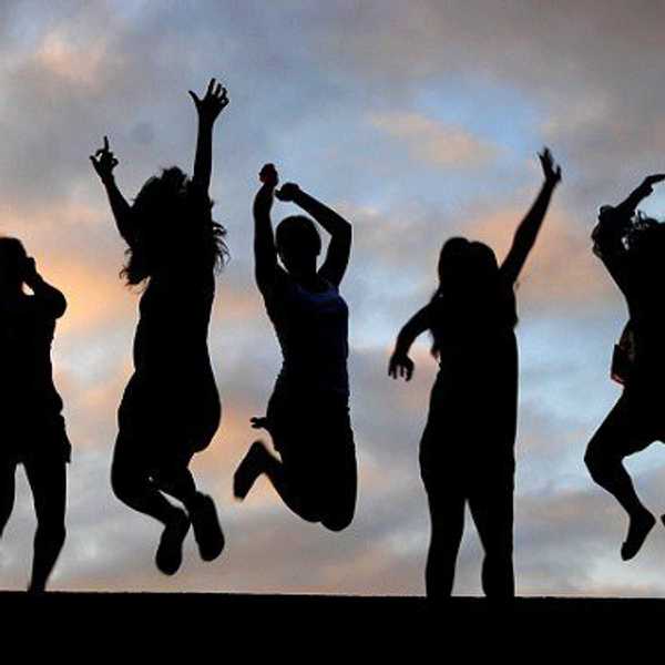 Why Having Upperclassmen Friends Is Actually The Best