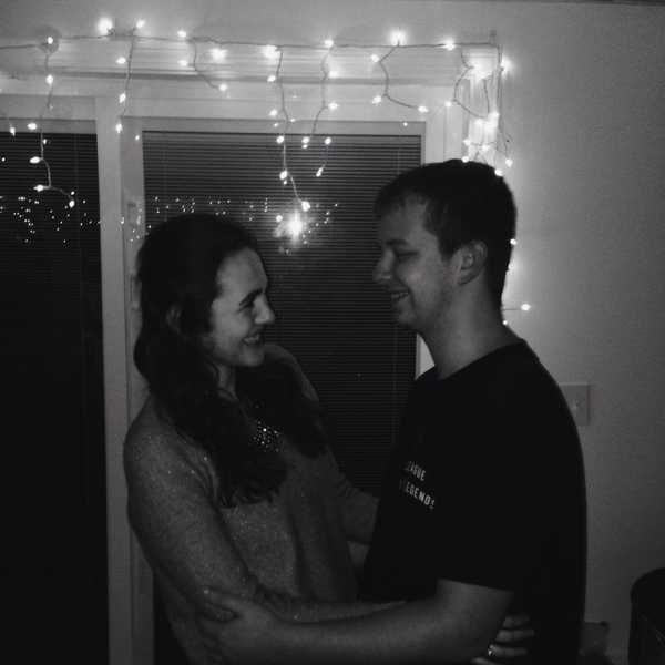 College Introduces Long Distance Relationships