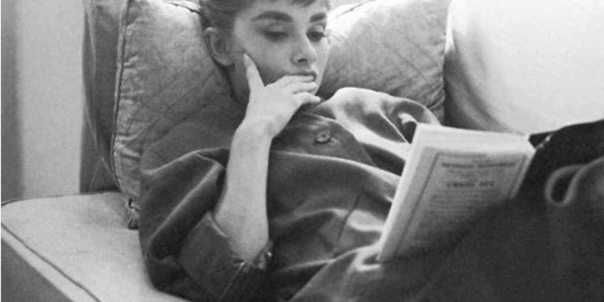 Addicted Rto Books 19 Signs That You're Addicted To Books | The Odyssey Online