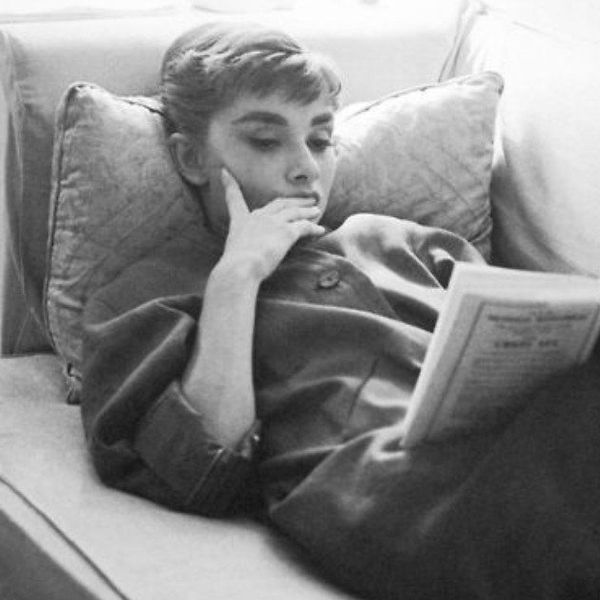 19 Signs That You're Addicted To Books