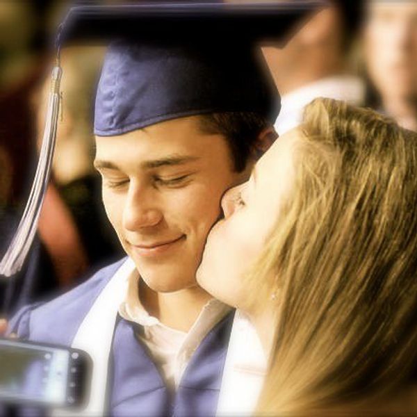 11 Things You Know When Your Boyfriend Graduates Before You