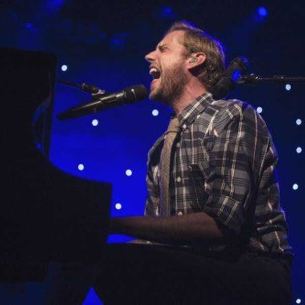 10 Live Performances That Will Send Chills Down Your Spine