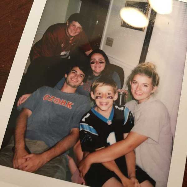 14 Emotions You Experience During Your Extended Family Reunion