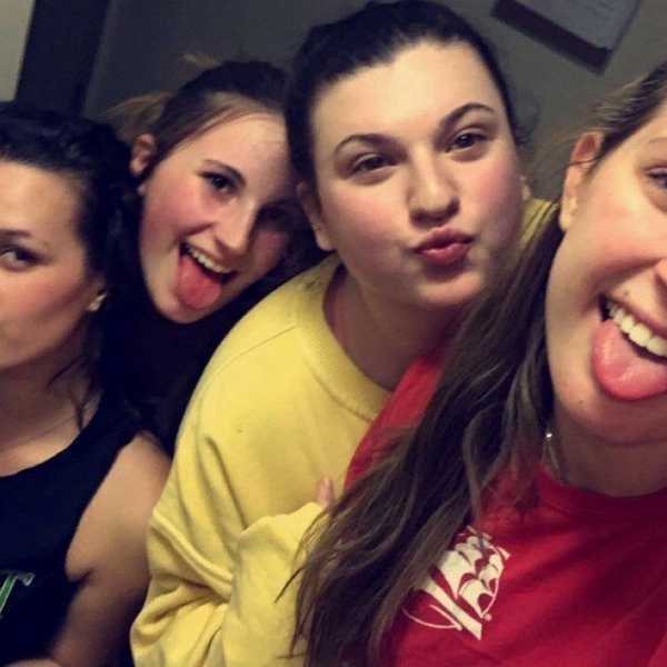 5 Reasons You Should Go To College With Your Best Friends From Home
