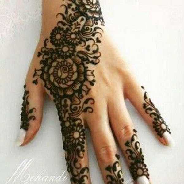 Why I Don't Mind White People Wearing Henna