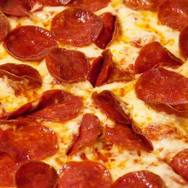 Local Pizza Shop Makes "Boy Pizzas" and "Girl Pizzas"