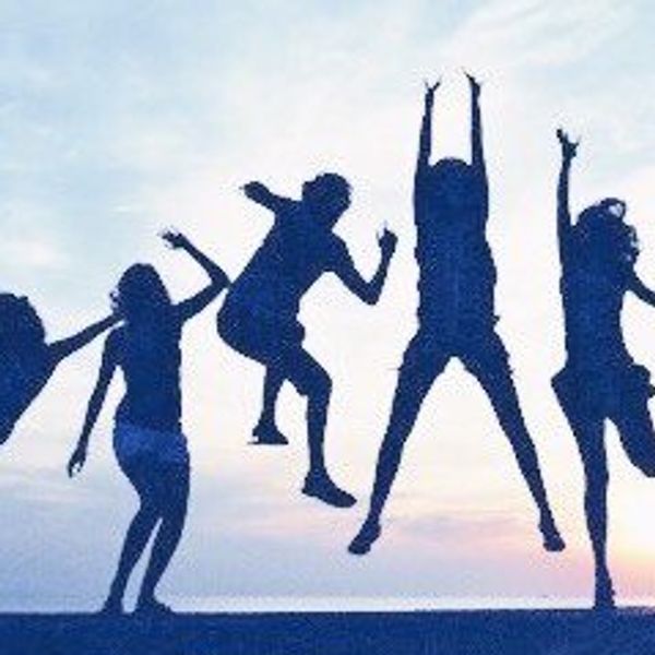 What It's Like Having A Big Friend Group