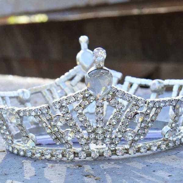 Four Points Of The Crown
