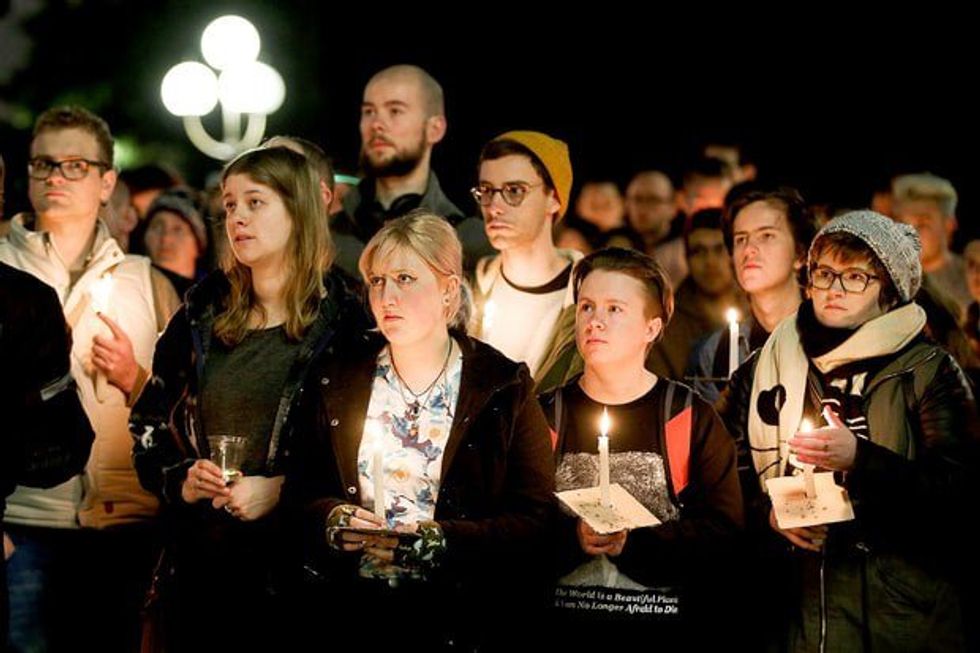 10 Ways You Can Help In The Aftermath Of The Orlando Shooting