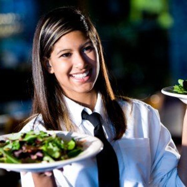 11 Thoughts Every Restaurant Server Has