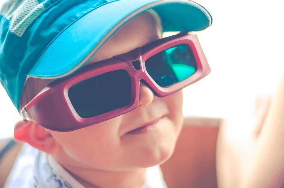 Looking At Politics Through 3D Glasses