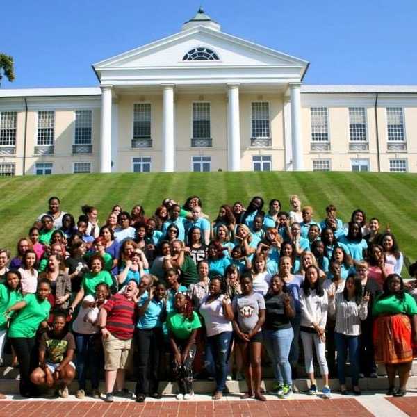 5 Myths Women Who Attend All-Girl Schools Are Tired Of Hearing