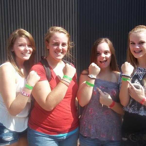 Four Reasons My Friends and I Miss Being A Fangirl