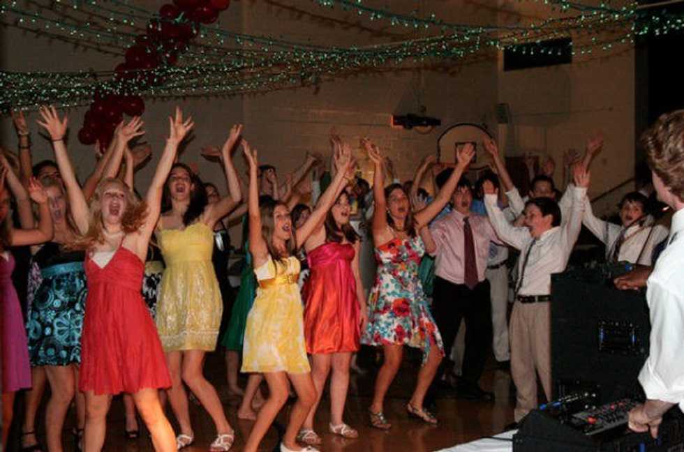 10 Middle School Trends Of The 2000s Everyone Was Guilty Of