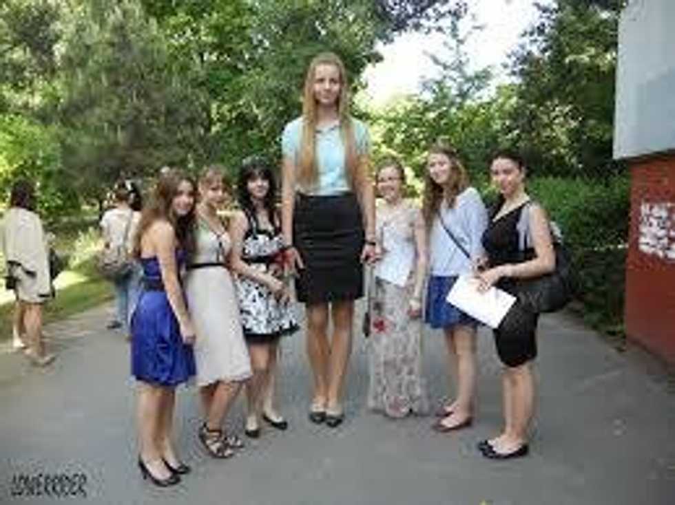 The Ultimate Struggles That Tall Girls Face