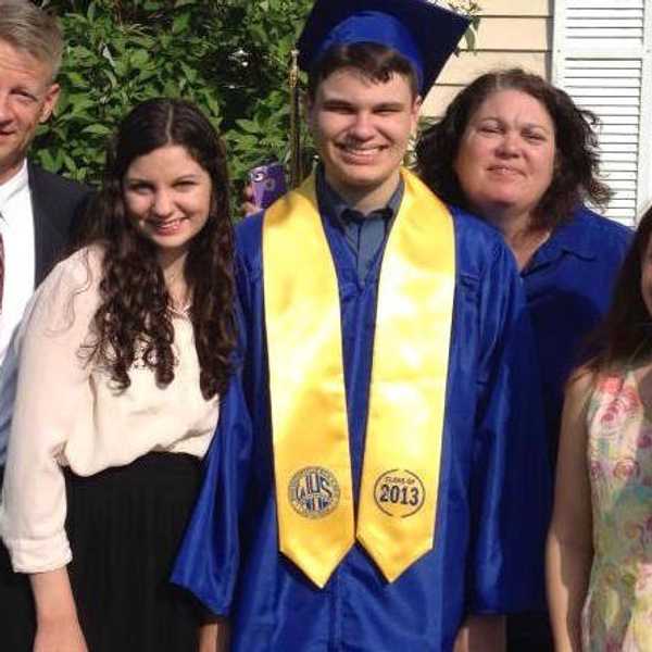 8 Struggles Of Going To College Far From Home.