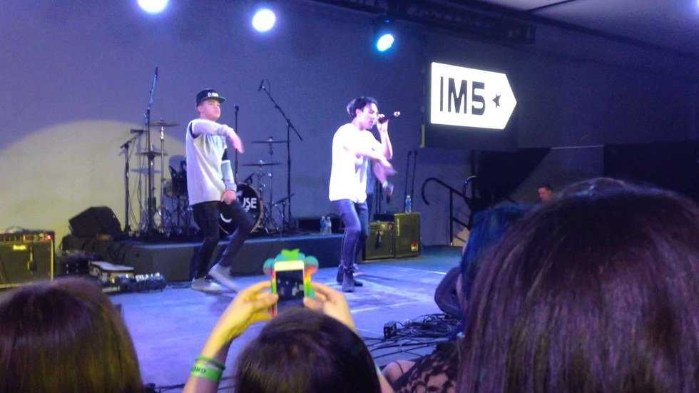 How 'The Grow Wild Tour' Taught Me What It Means To Be A Fan