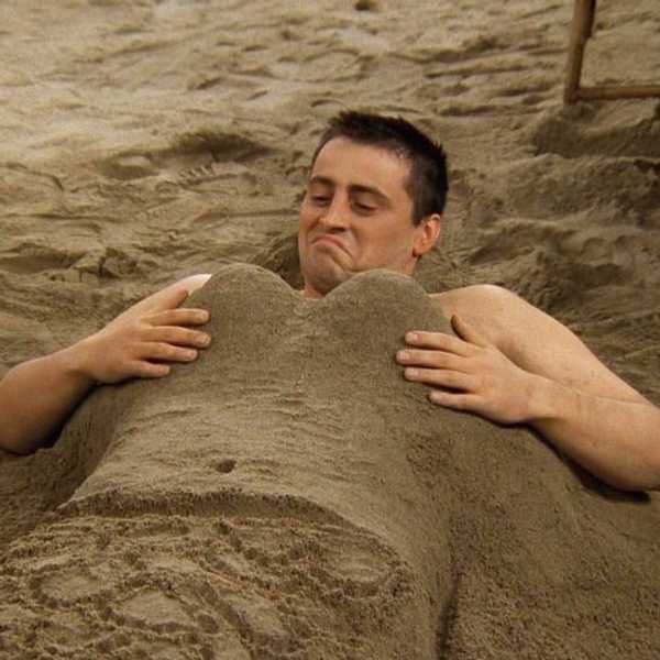 The 5 Stages Of Going Home For The Summer As Told By The Cast Of 'Friends'