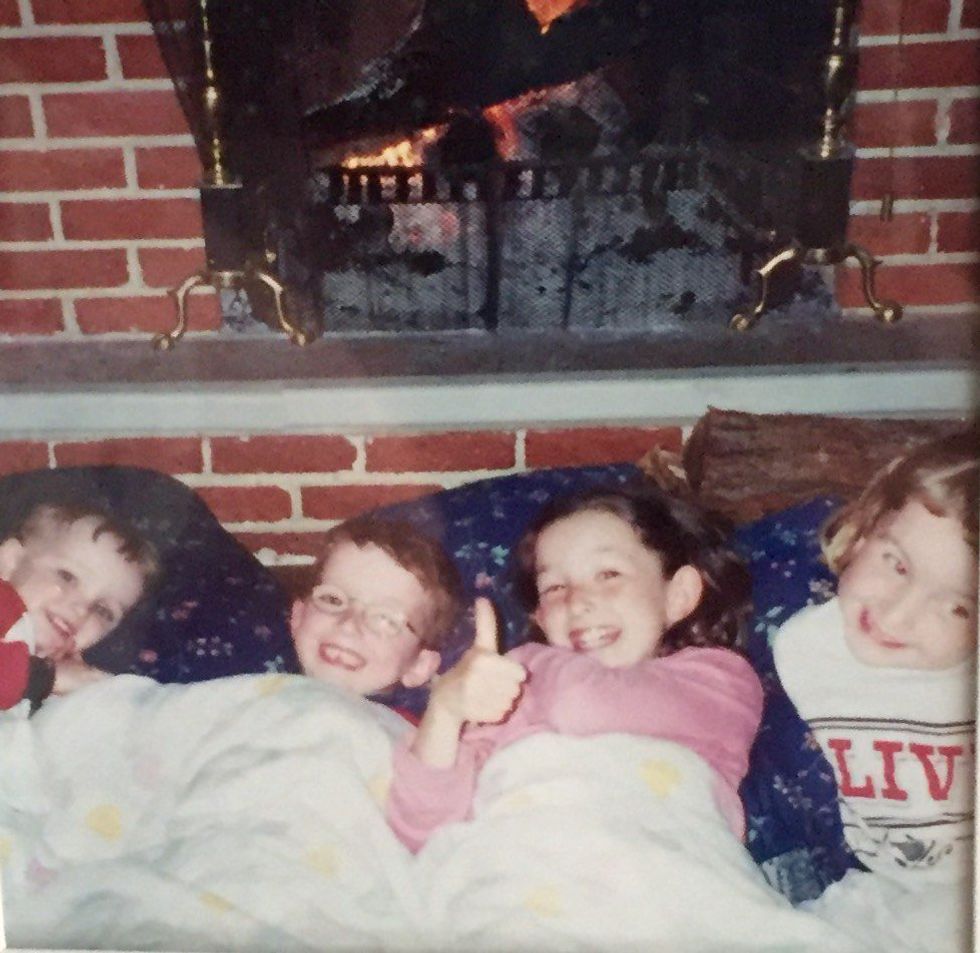 The 5 Perks of Being in a Long-Distance *Sibling* Relationship