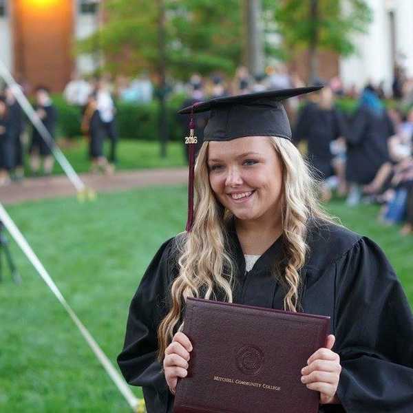 Why You Should Choose an Early College High School