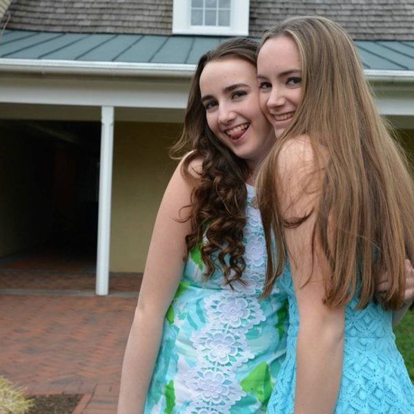 18 Perks Of Having A Sister