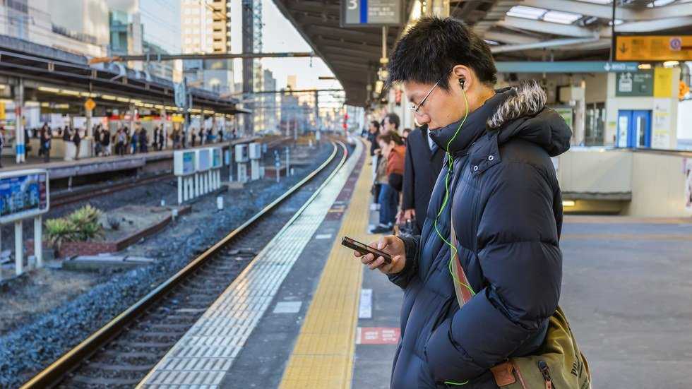 Cell Phones: From Social Lubricant To Social Molasses