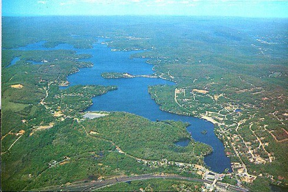 Why You Should Live On Lake Hopatcong