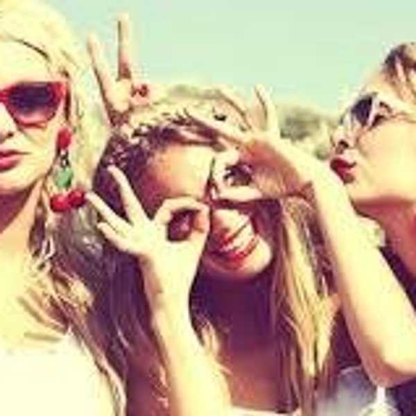 10 Stages Of Leaving Your Best Friend