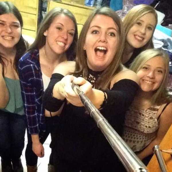 7 Stages Of Missing Your College Friends