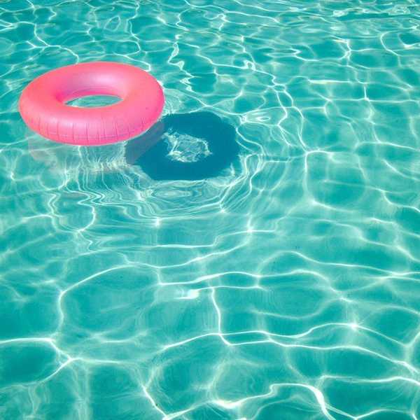 12 Thoughts We All Have While Home For The Summer