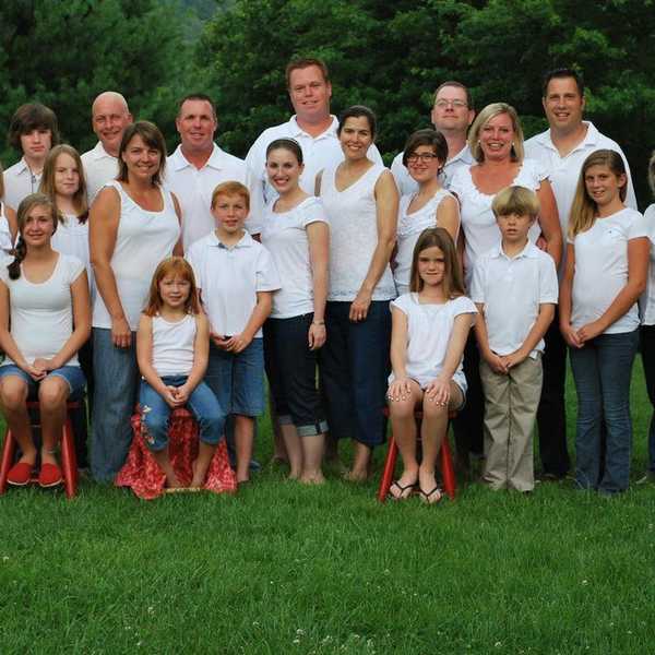 11 Things People with Big Families Know to Be True