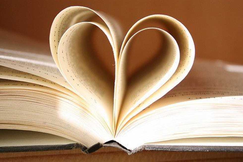 13 Signs That You Love Reading