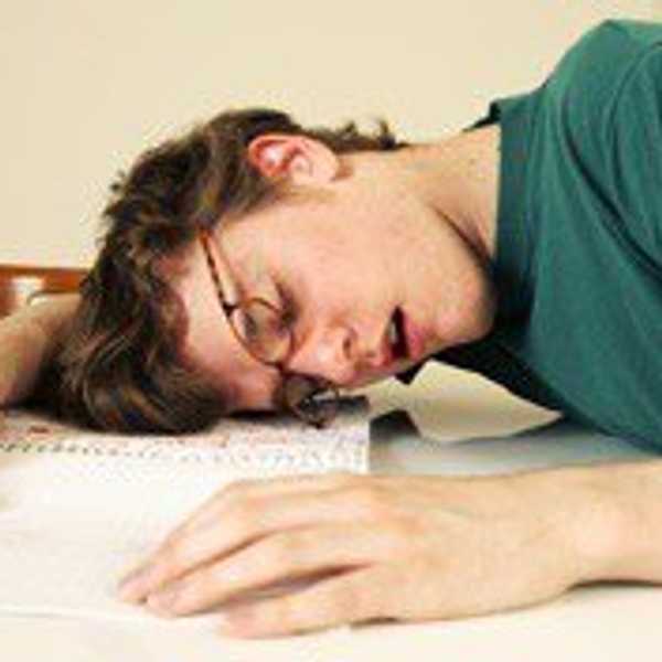 10 Stages Of An All-Nighter