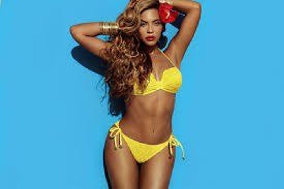 Beyonce Does It Again; Drops New Album