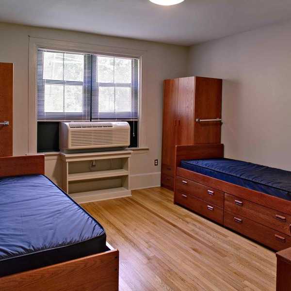 The Love-Hate Relationship Of Campus Dorming