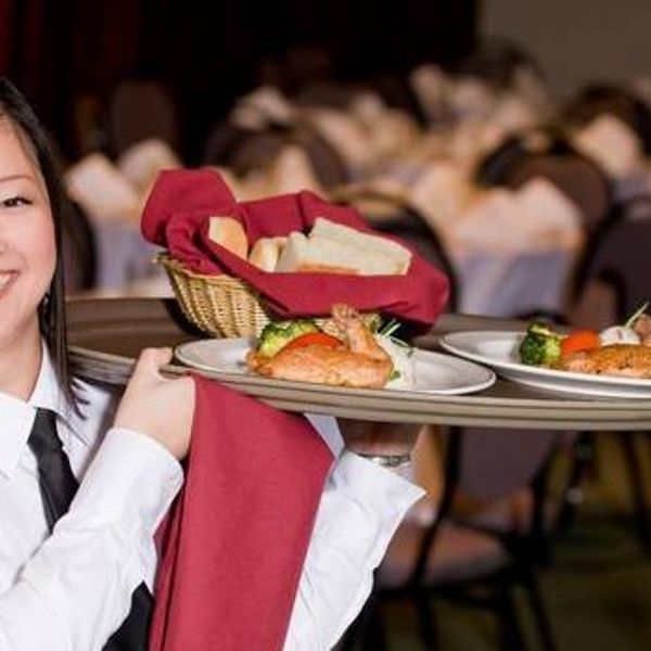 7 Life Lessons From A Restaurant Server
