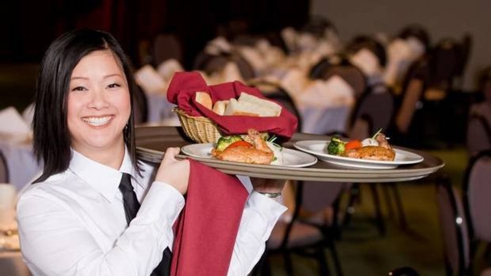 7 Life Lessons From A Restaurant Server
