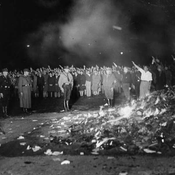 10 Books To Read About The Holocaust