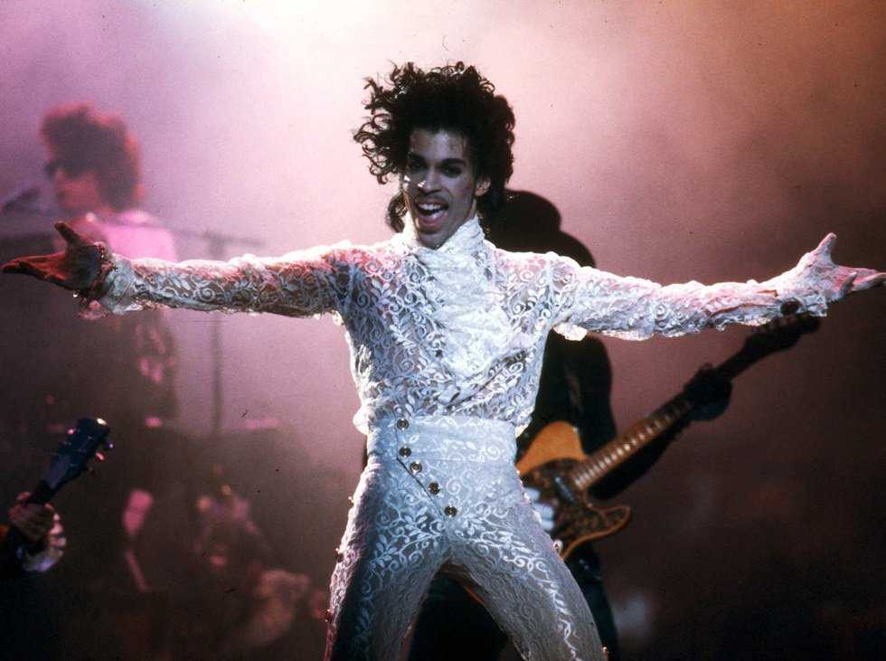 Prince: 10 Looks From A Colorful Icon