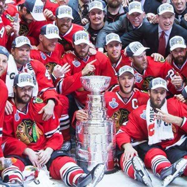 10 Clear Signs You're A Hardcore Chicago Blackhawks Fan